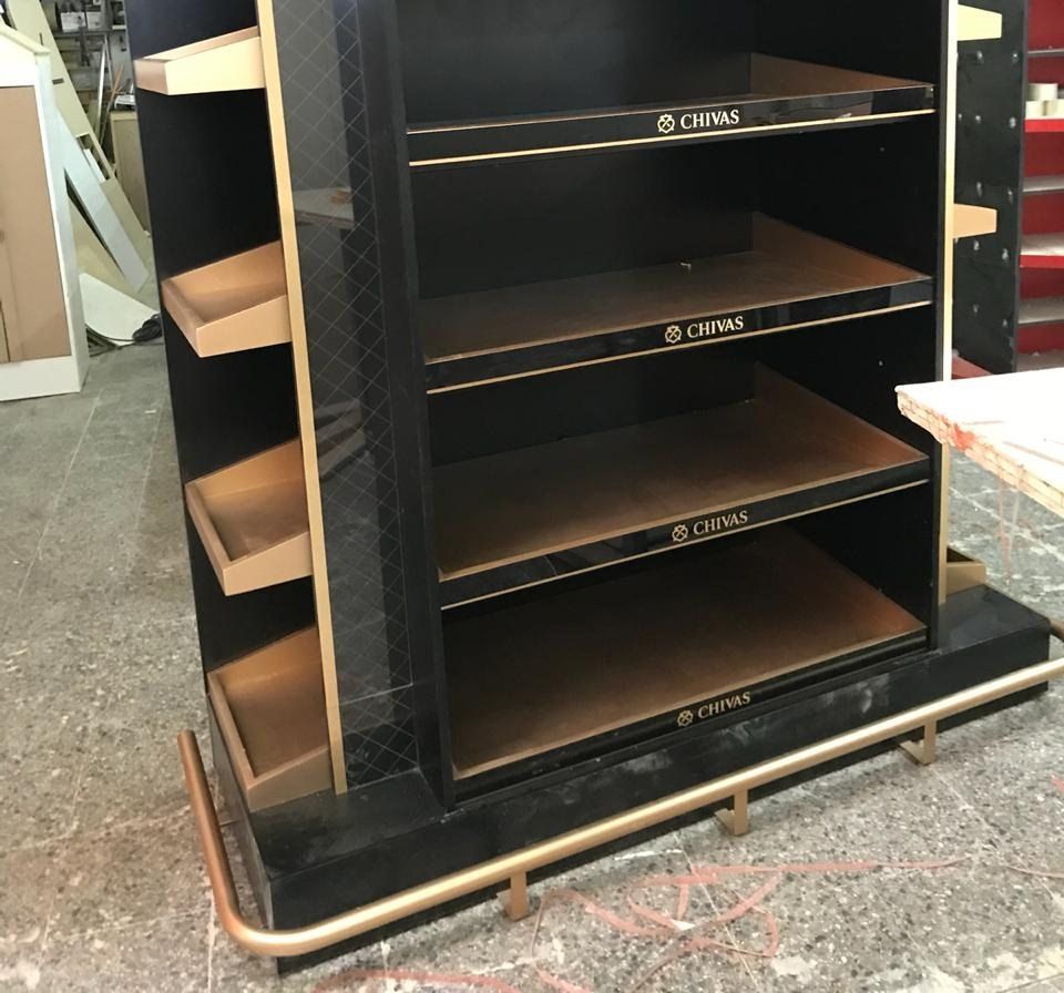 Exhibidor de retail fabricado por AURO